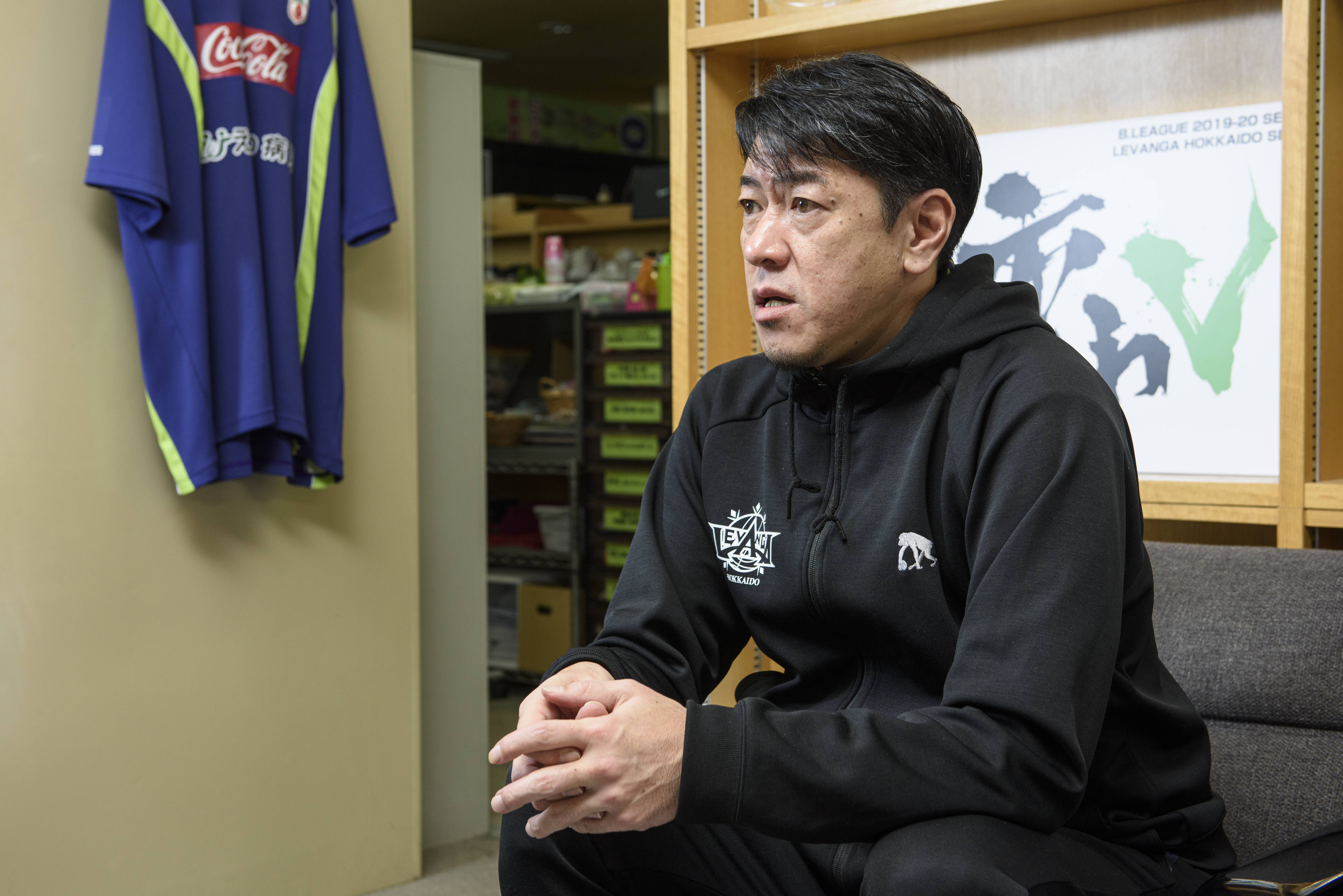 レバンガ北海道 佐古ヘッドコーチ＆寺園選手インタビュー- 三井不動産グループは北海道のプロスポーツチームを応援しています。｜もっと！